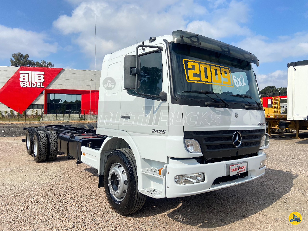 CAMINHAO MERCEDES-BENZ MB 2425 Tanque Inox Truck 6x2 Multitrucks Seminovos SAO JOSE DOS PINHAIS PARANÁ PR